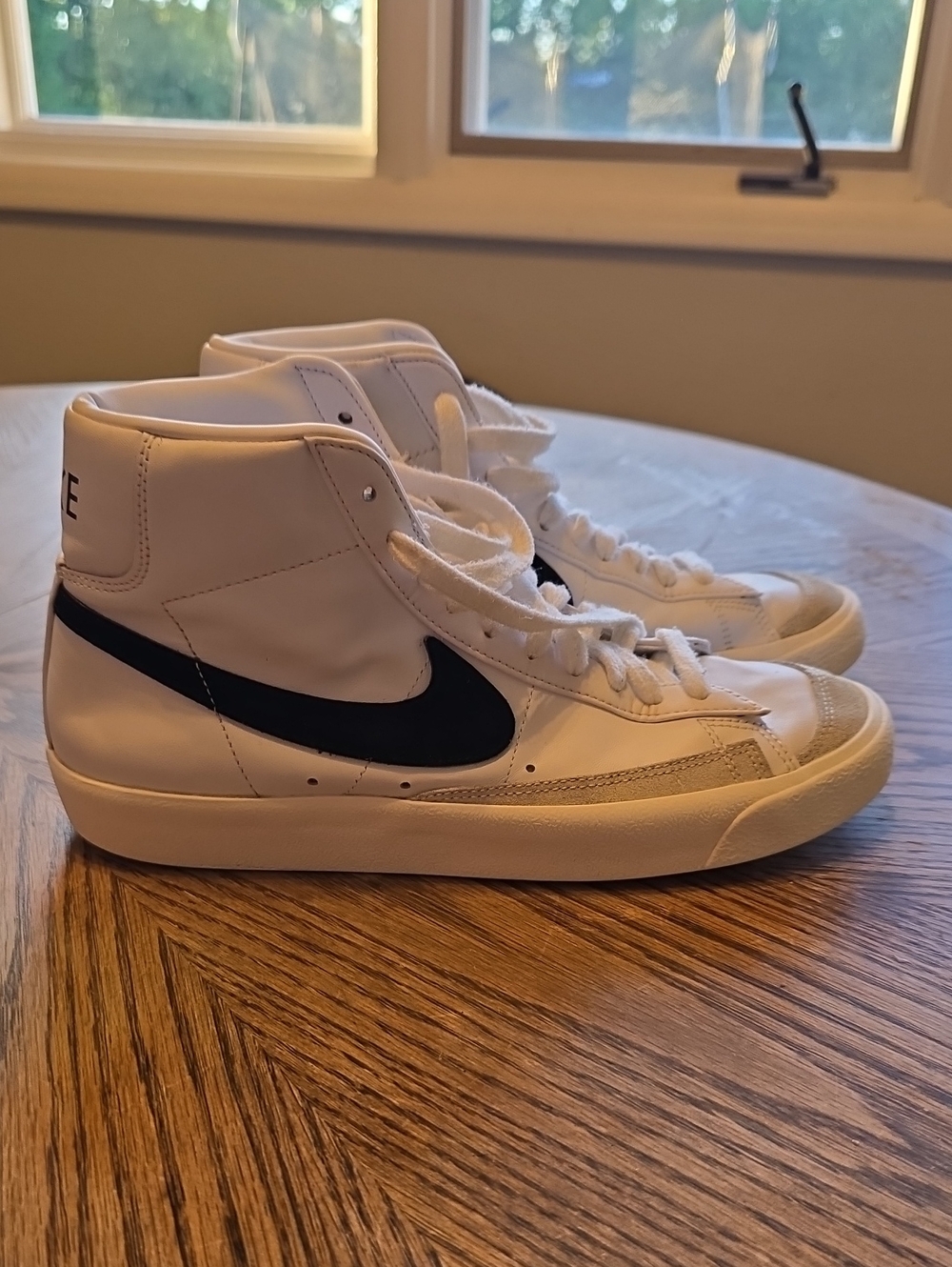 Nike Men’s White High-Top Blazers, Size 10, GUC